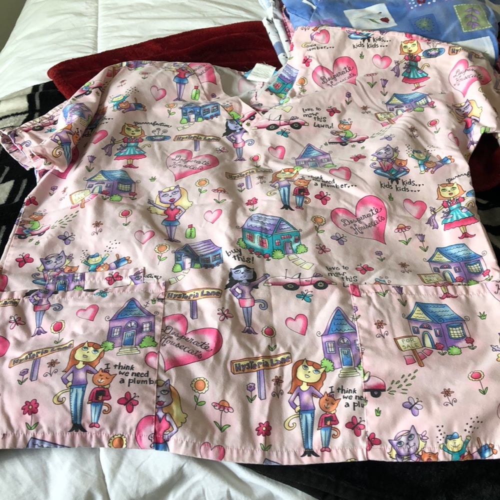 Scrub top small - Picture 2 of 5